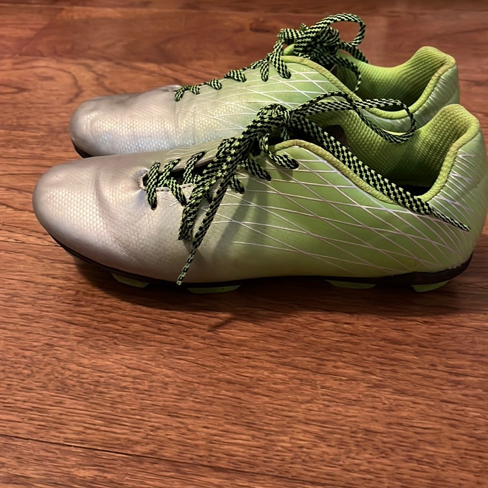 Boys DSG cleats size 3.5